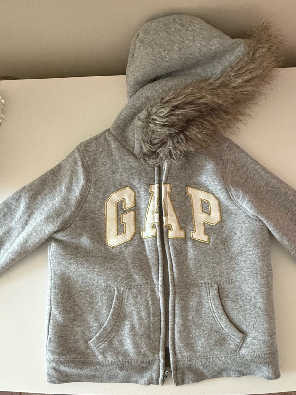 GAP Heather Gray Hoodie with Faux Fur Hood Trim tracksuit